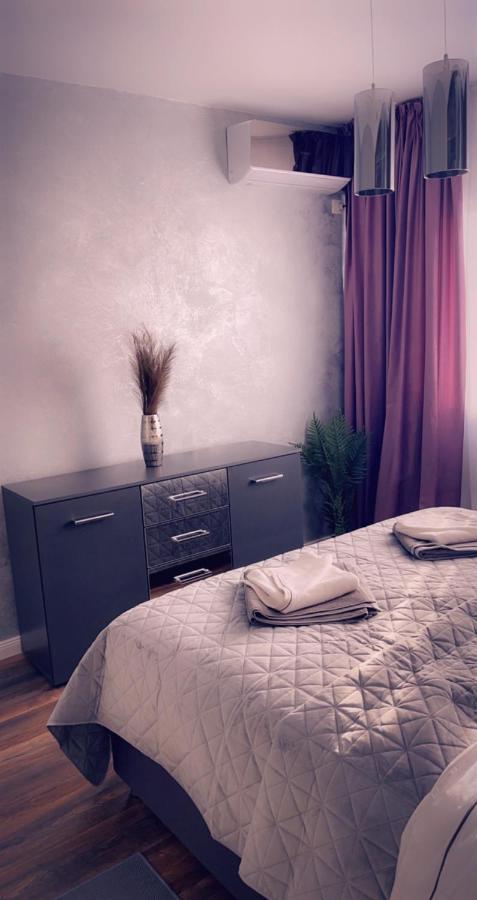 Lovely 2 In The Center Of The Appartement